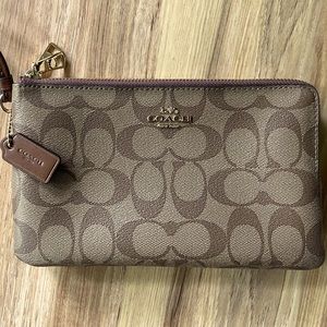 COACH DOUBLE ZIP WALLET